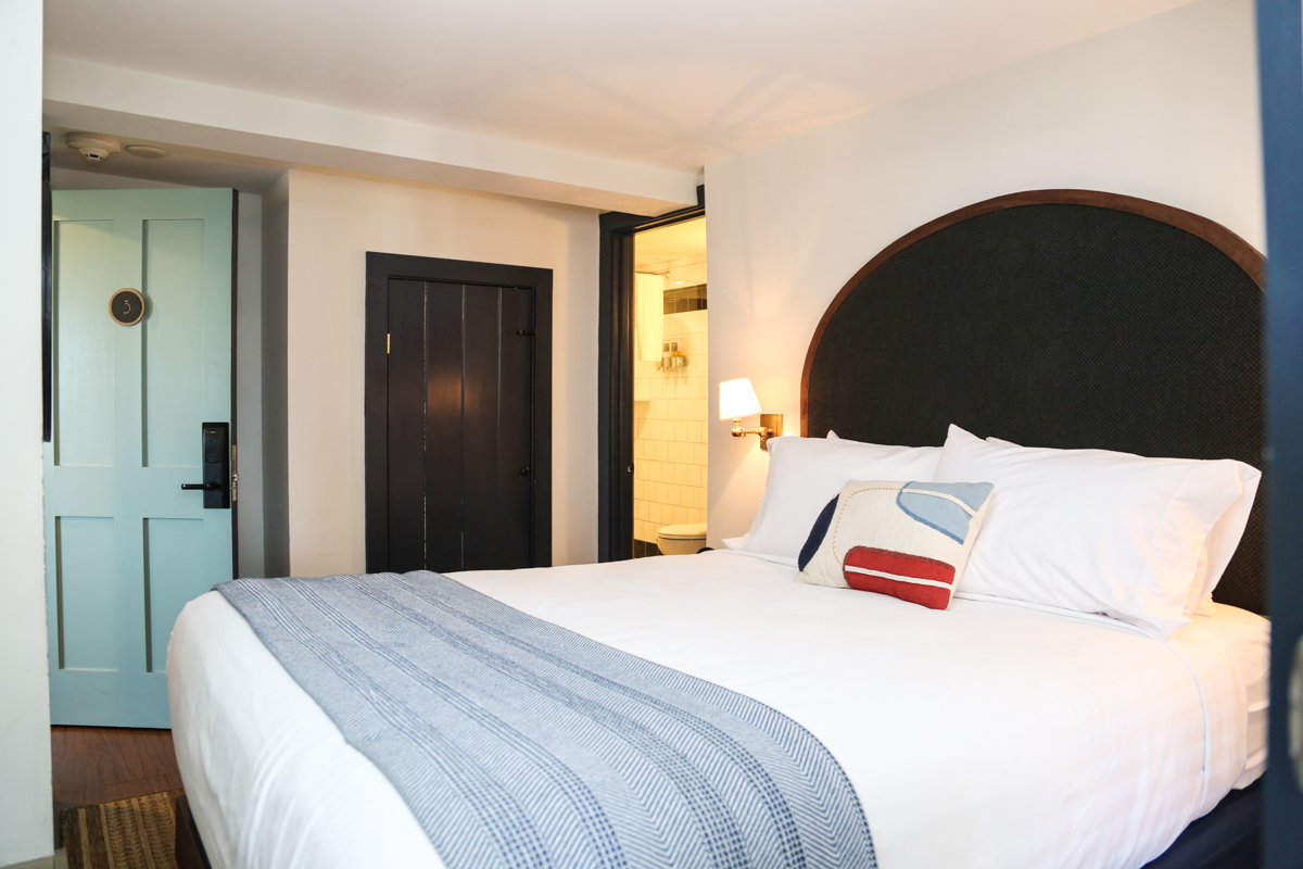 Partial Ocean View Queen Rooms with Veranda