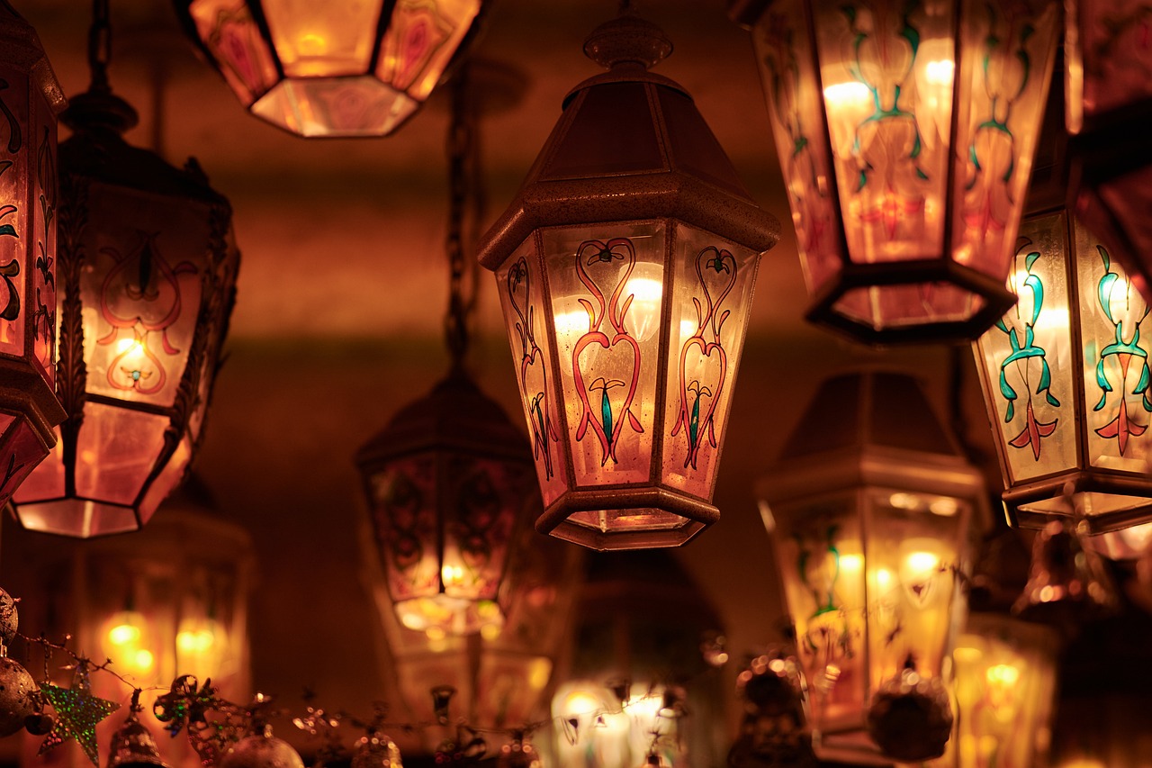 Hanging lantern lights